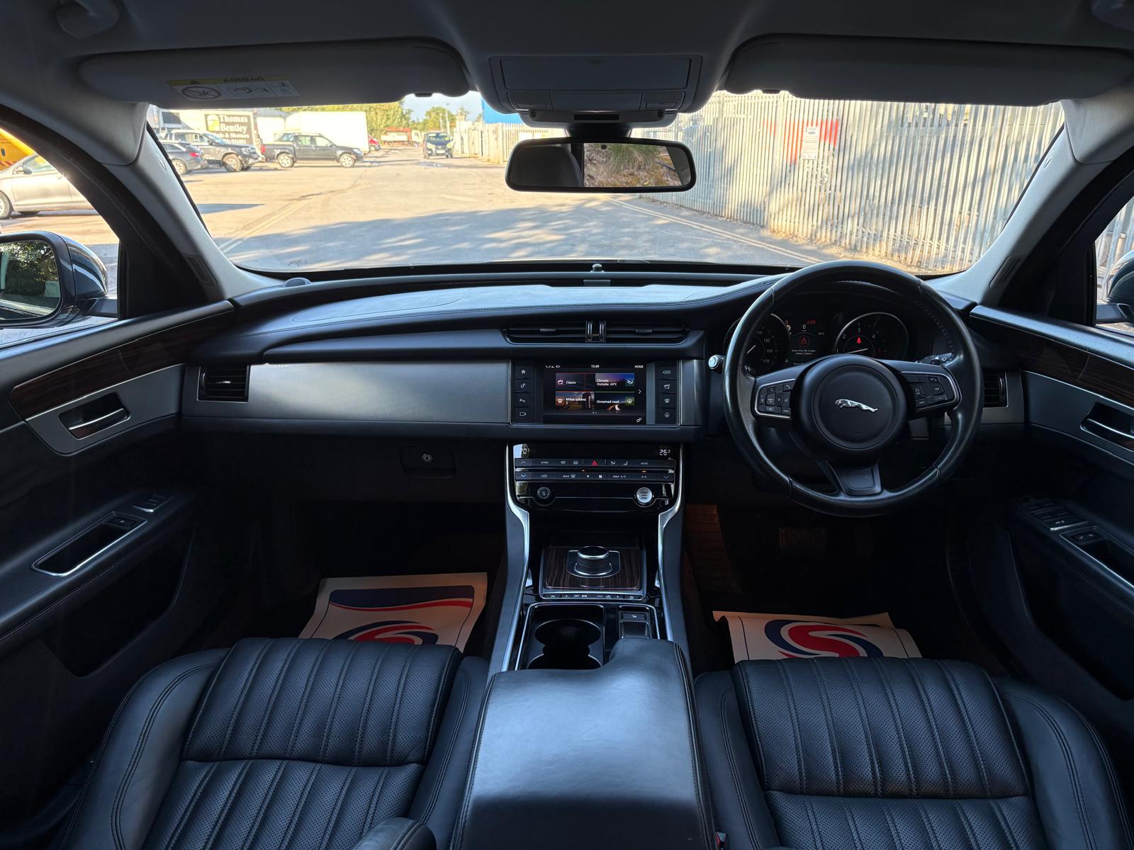 2017 JAGUAR XF 2.0 Portfolio Saloon