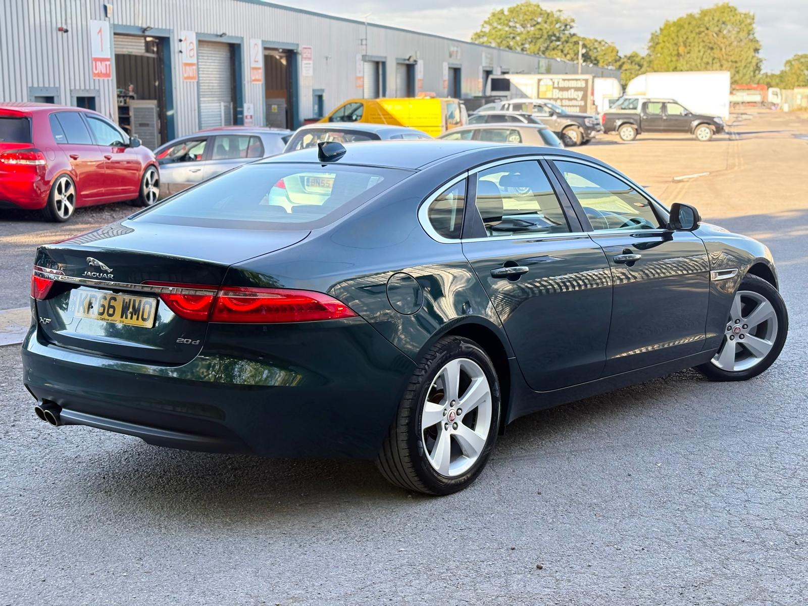 2017 JAGUAR XF 2.0 Portfolio Saloon